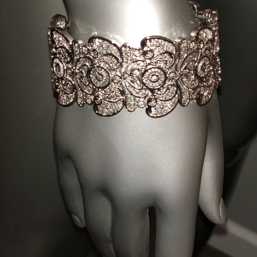 NWT Ornate cuff